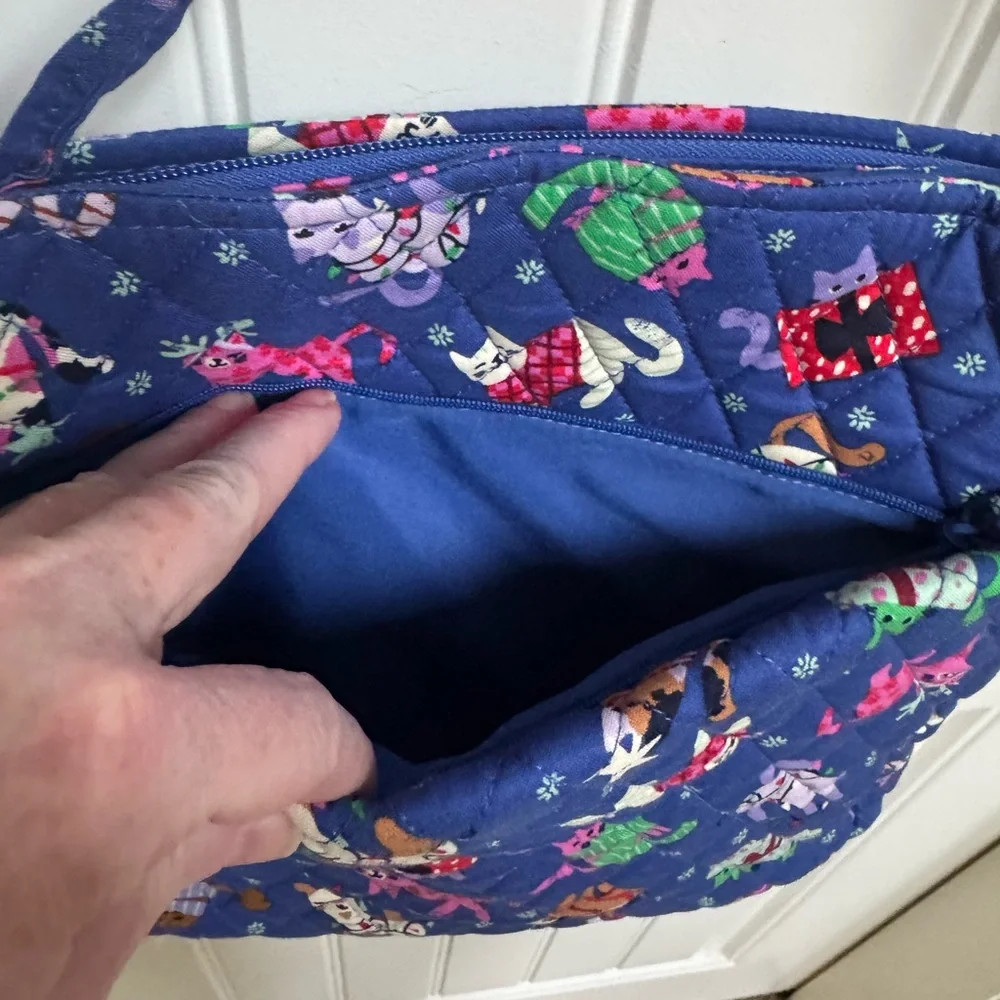 NWT Vera Bradley Blue Catnip Christmas XL Crossbody Bag. 11” by 11” by 3” - Picture 5 of 11